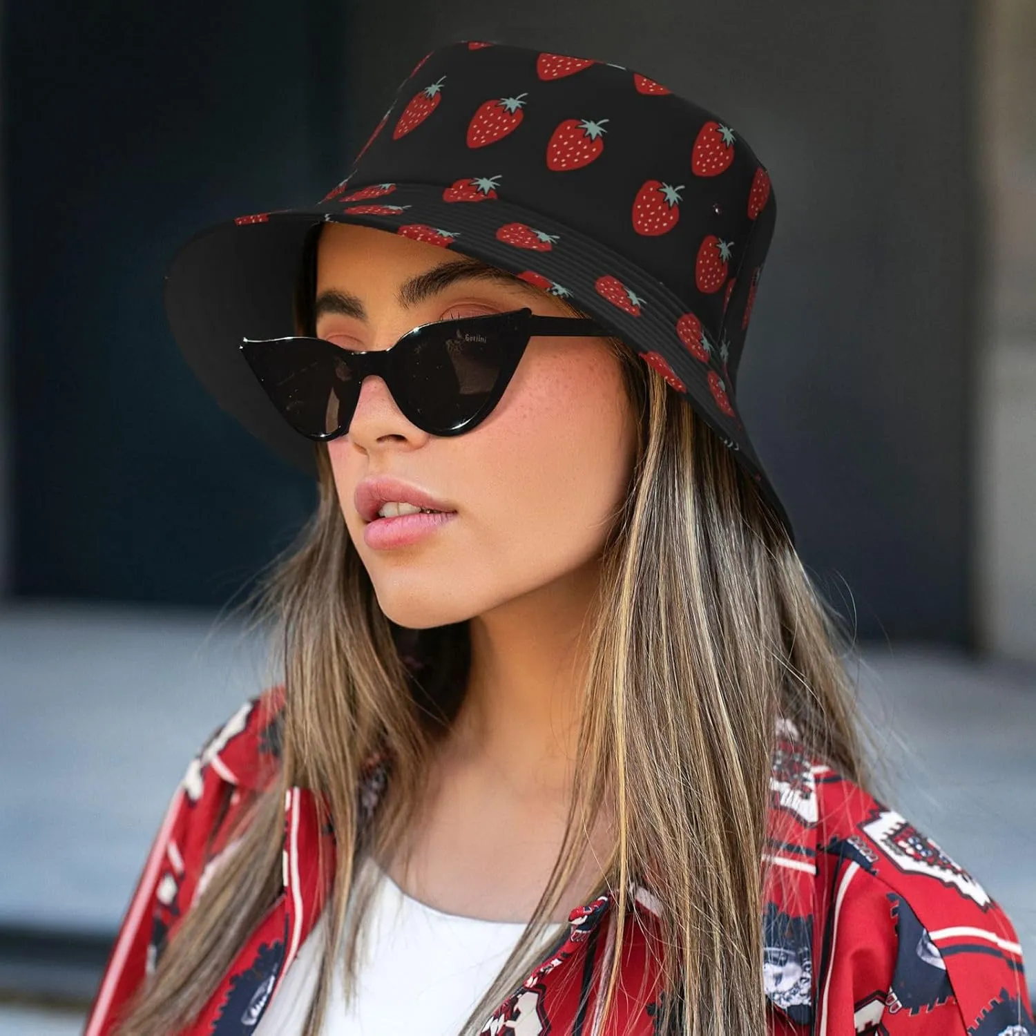 Cute Strawberry Print Bucket Hat for Men Women Wide Brim Fishing Beach Strawberry Sun Hats