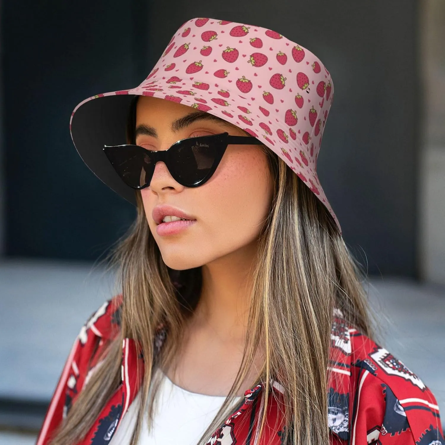 Cute Strawberry Print Bucket Hat for Men Women Wide Brim Fishing Beach Strawberry Sun Hats