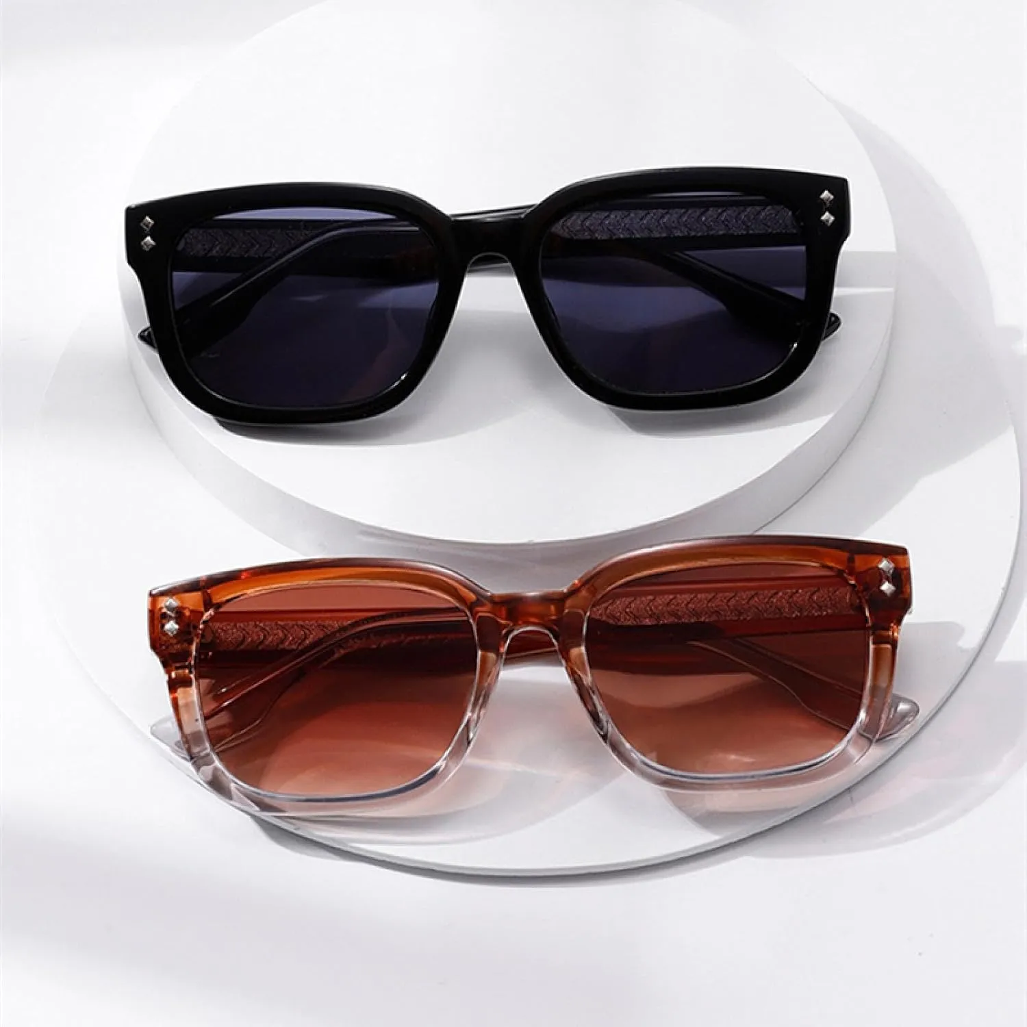 Fashion Women Luxury Sunglasses Retro Rivets Gradient Shades Uv400 Men Trending Punk