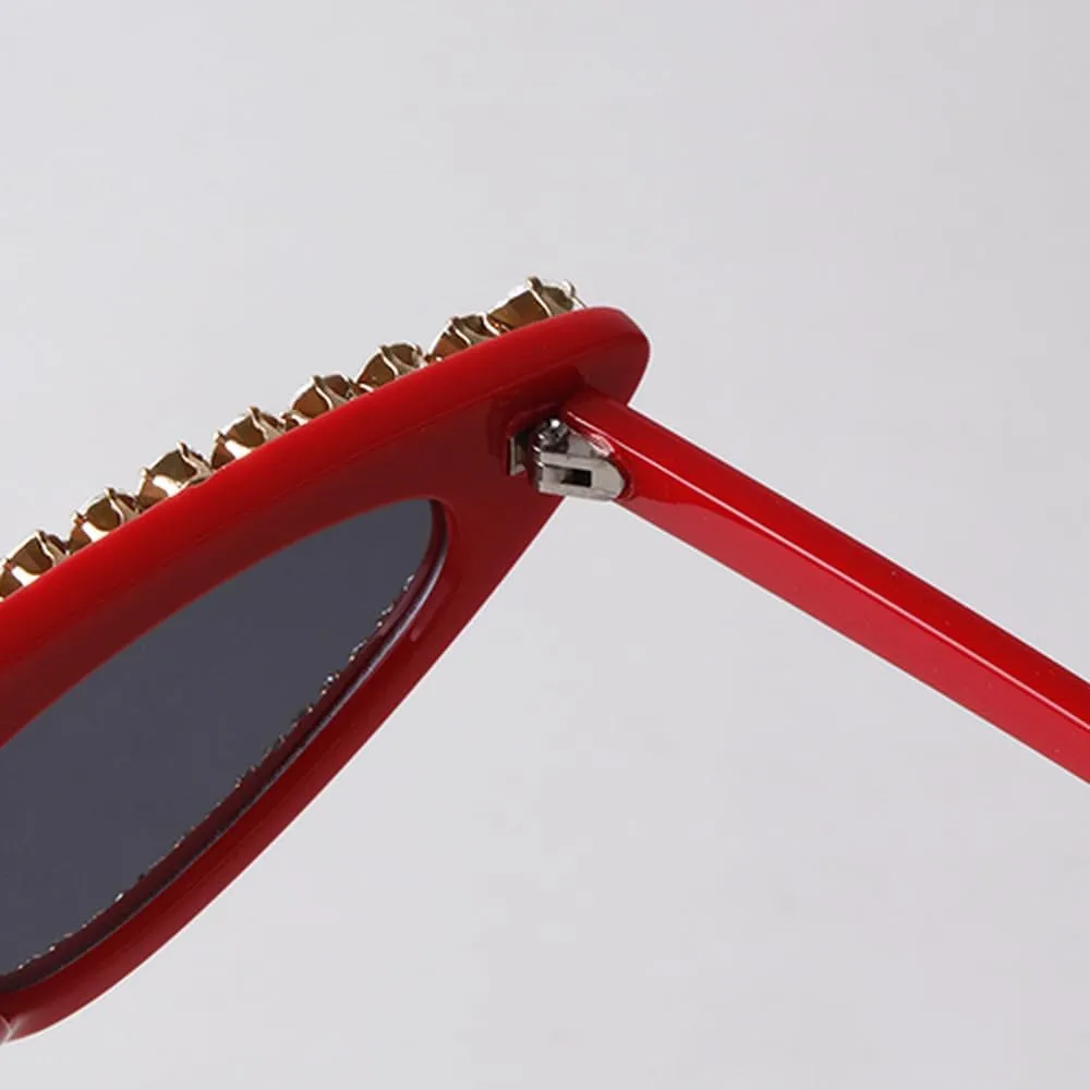 Trendy Vintage Cat Eye Rhinestone Women Sunglasses Luxury Fashion Retro Diamond Shades Female