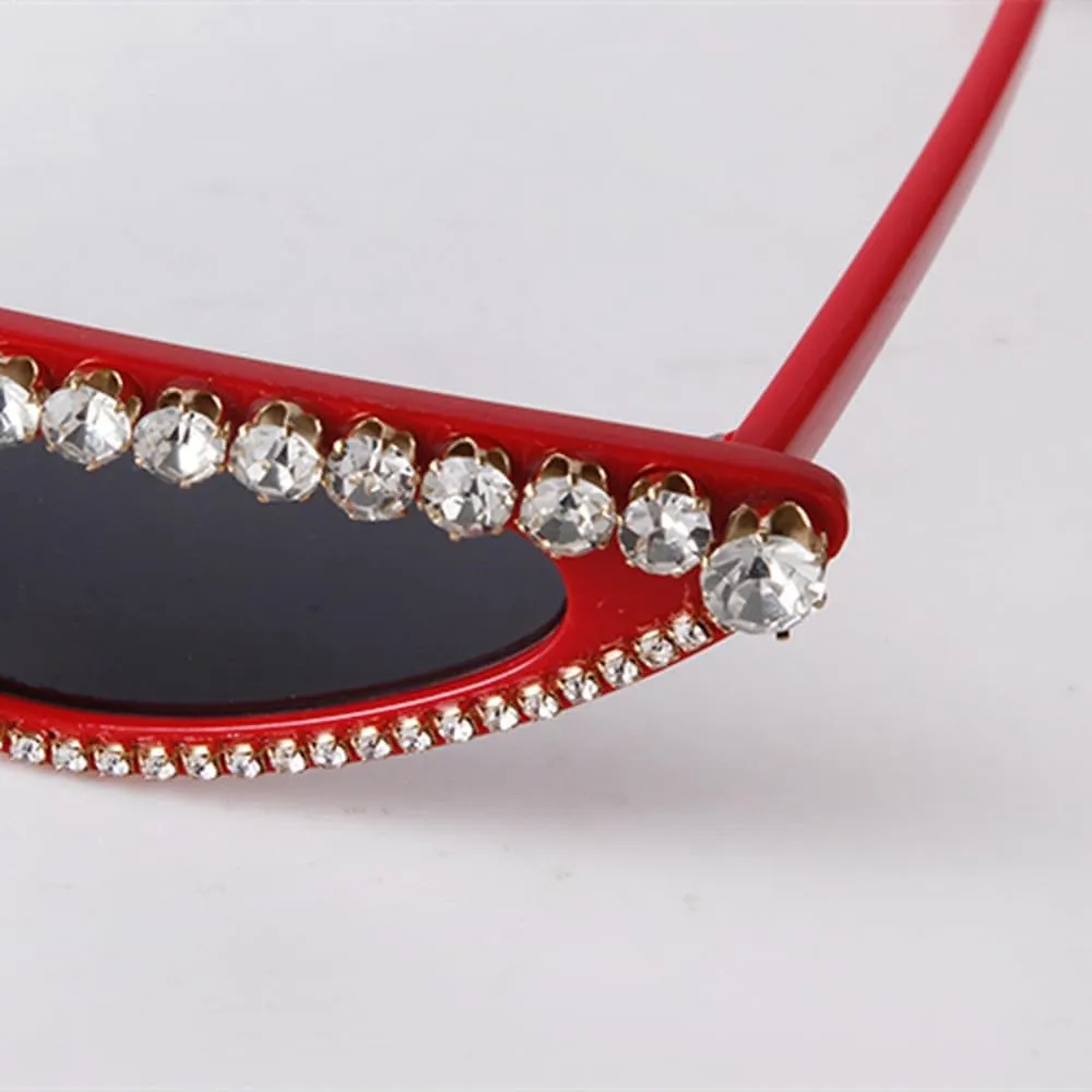 Trendy Vintage Cat Eye Rhinestone Women Sunglasses Luxury Fashion Retro Diamond Shades Female
